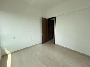 Room in 3 BHK Apartment at Peninsula Salsette 27, Byculla – for Rent