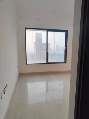 Room in 3 BHK Apartment at Peninsula Salsette 27, Byculla – for Rent