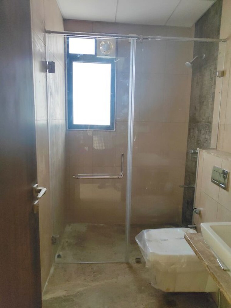 Bathroom, peninsula-salsette-27 3 Bedroom 1600 Sq.Ft. Apartment In Byculla Mumbai 10560036