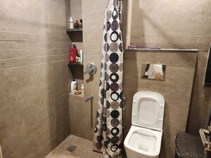Parking in 3 BHK Apartment at Sector 6 Dwarka – for Rent