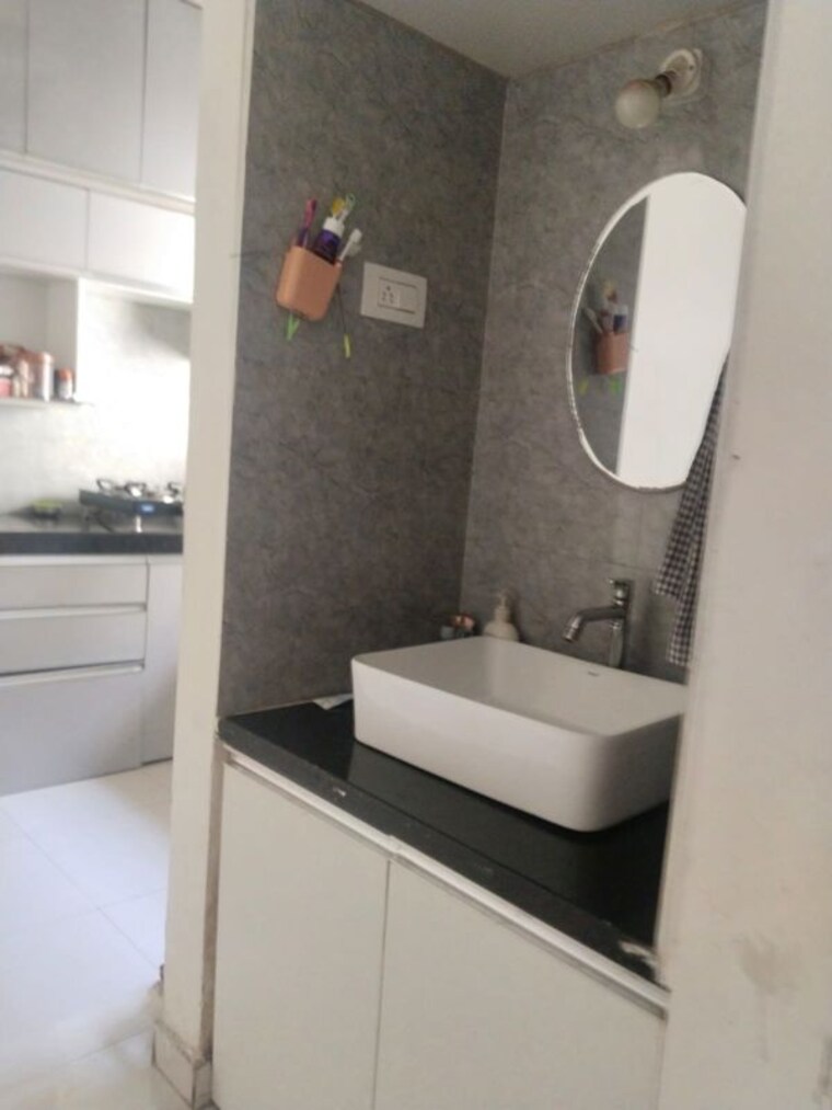 Bathroom, shelter-complex 3 Bedroom 1500 Sq.Ft. Apartment In Kharghar Navi Mumbai 10560037