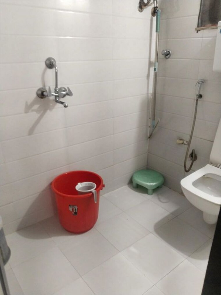 Bathroom, shelter-complex 3 Bedroom 1500 Sq.Ft. Apartment In Kharghar Navi Mumbai 10560037