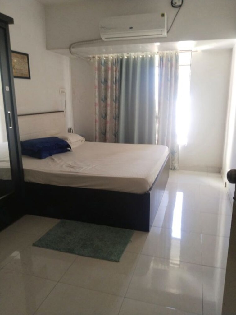 Room, shelter-complex 3 Bedroom 1500 Sq.Ft. Apartment In Kharghar Navi Mumbai 10560037