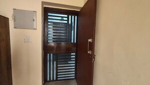 Room in 2 BHK Apartment at Supertech Ecociti, Sector 137 – for Rent