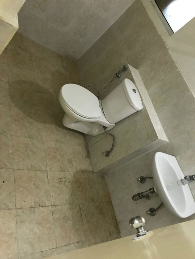 Bathroom, amrapali-ivory-heights 2 Bedroom 850 Sq.Ft. Apartment In Amrapali Dream Valley Greater Noida 10560044