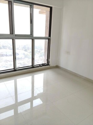 2 BHK Apartment For Rent in UK Iridium, Kandivali East
