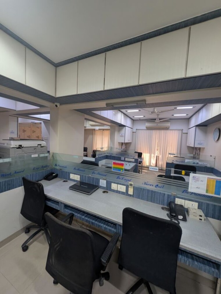 Team Area, prabhadevi Commercial Office Space 2211 Sq.Ft. In Prabhadevi Mumbai 10560051