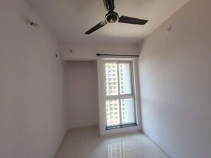 Room in 1.5 BHK Apartment at Godrej Emerald, Ghodbunder Road – for Rent