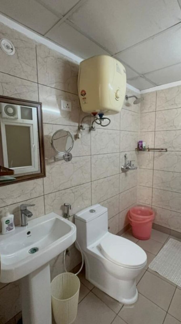 Bathroom, gulshan-botnia 2.5 Bedroom 1160 Sq.Ft. Apartment In Sector 144 Noida 10560049