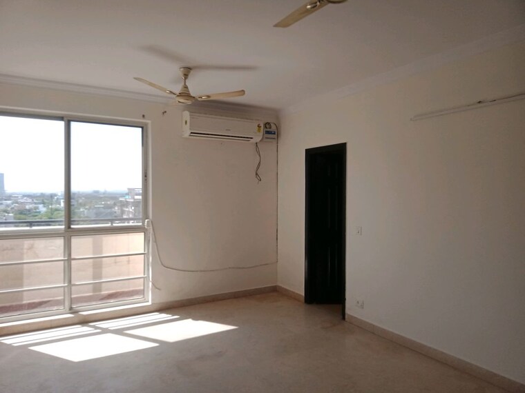 Room, pearls-gateway-tower 5 Bedroom 5200 Sq.Ft. Penthouse In Sector 44 Noida 10560058