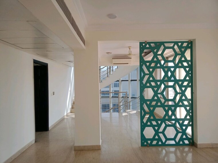 Room, pearls-gateway-tower 5 Bedroom 5200 Sq.Ft. Penthouse In Sector 44 Noida 10560058