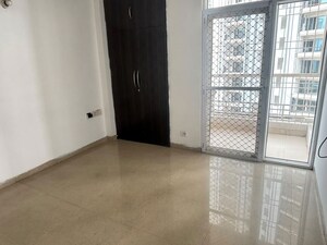 2.5 BHK Apartment For Rent in JM Aroma, Sector 75