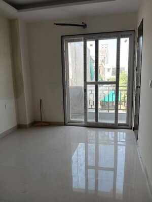 Room in 3 BHK Apartment at Puri Emerald Bay, Sector 104 – for Sale