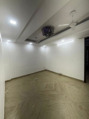 Room in 2 BHK Builder Floor at Kalkaji – for Rent
