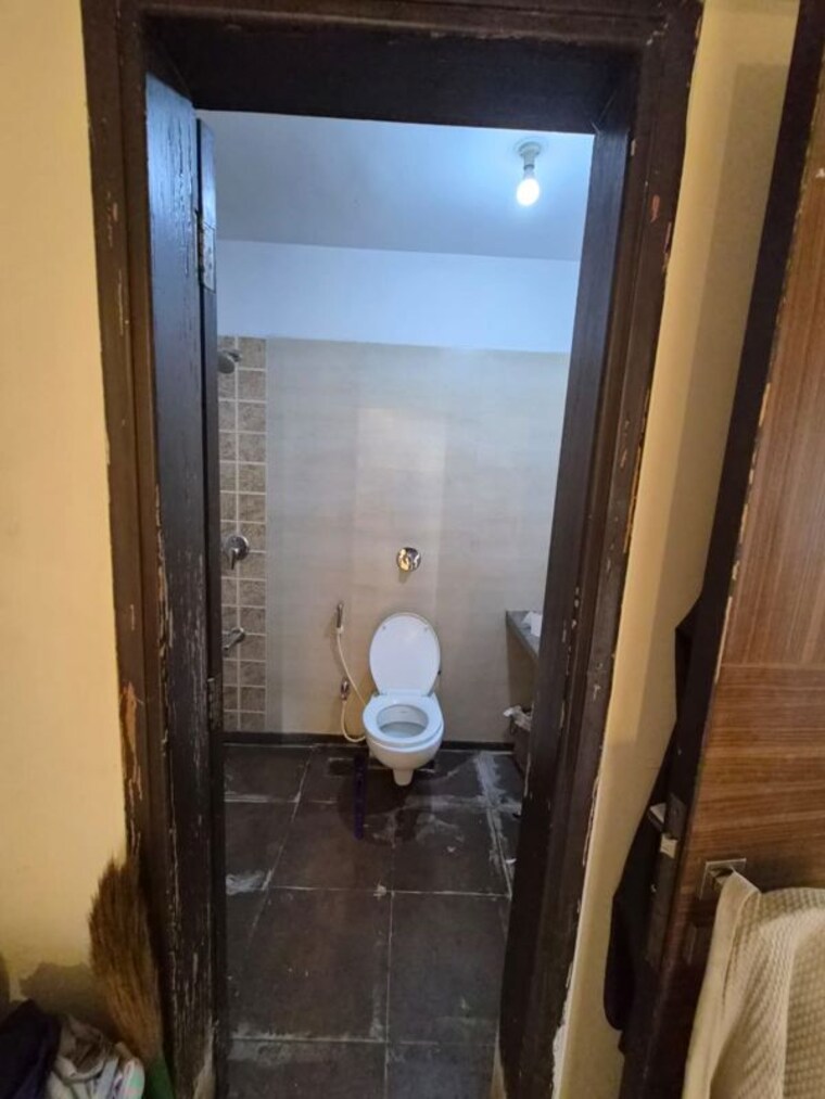 Bathroom, supreme-estado 3 Bedroom 1600 Sq.Ft. Apartment In Baner Pune 10560109
