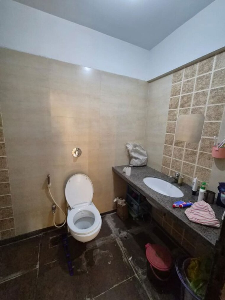 Bathroom, supreme-estado 3 Bedroom 1600 Sq.Ft. Apartment In Baner Pune 10560109