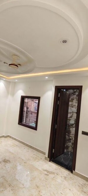Building Lobby in 4 BHK Independent House at Uttam Nagar – for Sale