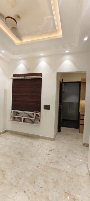 Room in 4 BHK Independent House at Uttam Nagar – for Sale