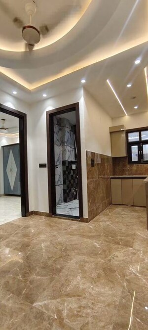 Room in 4 BHK Independent House at Uttam Nagar – for Sale
