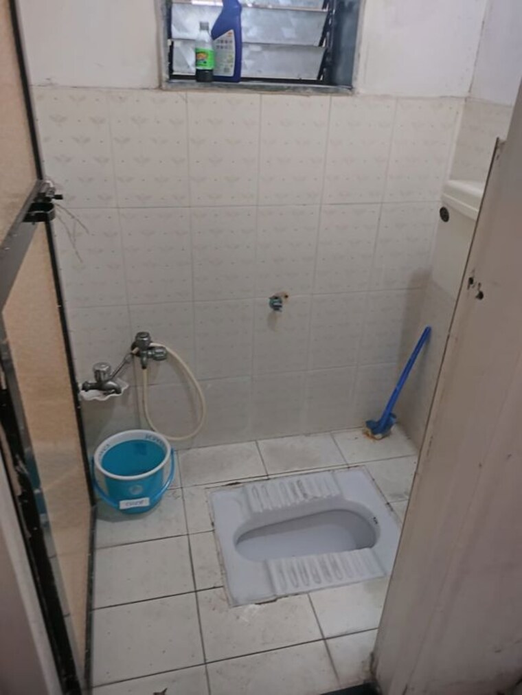 Bathroom, shreeji-apartment-panchsheel-nagar 1 Bedroom 430 Sq.Ft. Apartment In Panchsheel Nagar Thane 10560118