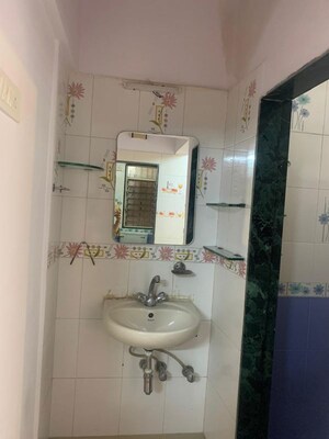 Bathroom in 1 BHK Apartment at Green Fields Apartment, Andheri East – for Rent