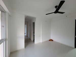 2 BHK Apartment For Rent in Godrej Emerald, Ghodbunder Road