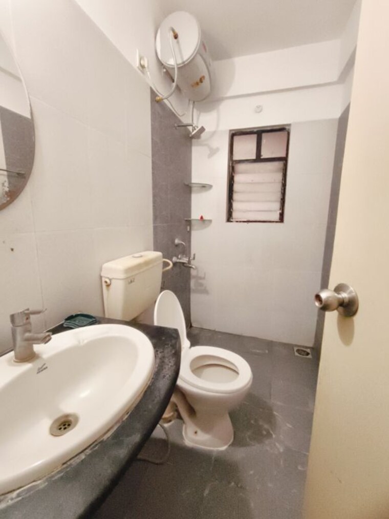 Bathroom, kolte-patil-margosa-heights 3 Bedroom 1600 Sq.Ft. Apartment In Mohammadwadi Pune 10560154