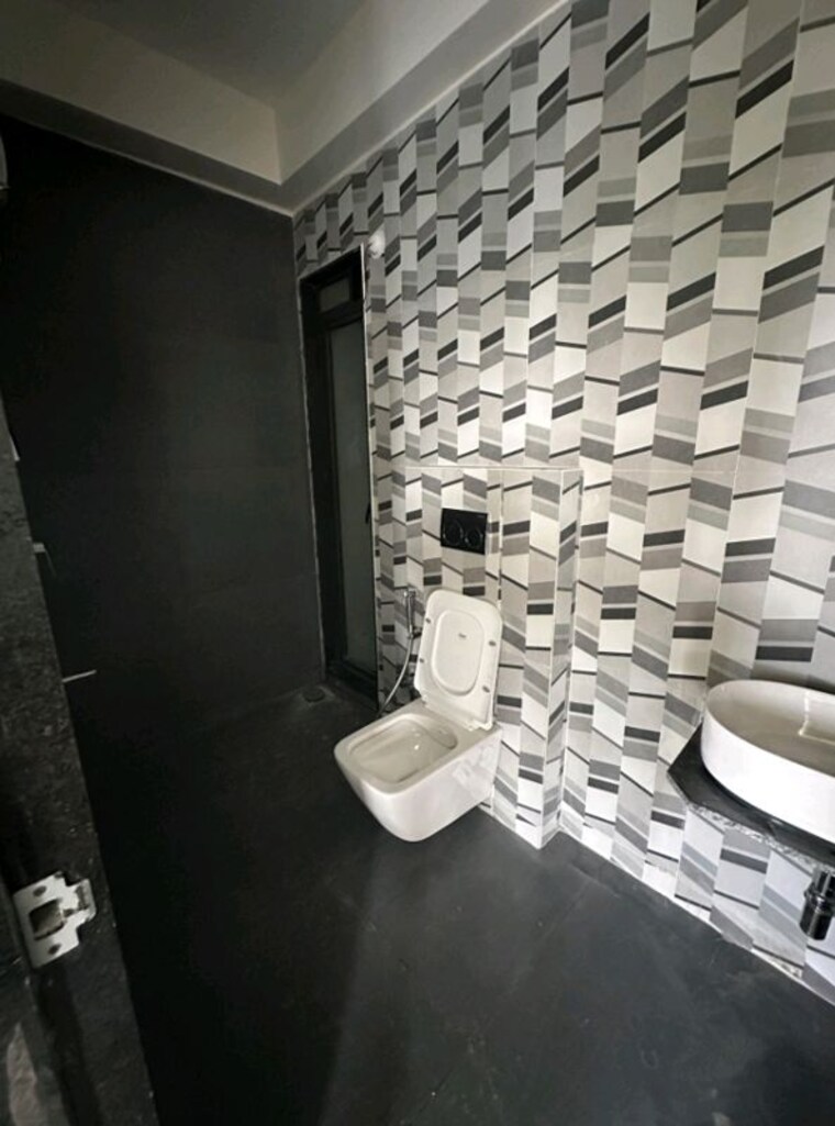 Bathroom, dhamji-shamji-mahavir-spring-tulip-phase-1 2 Bedroom 1200 Sq.Ft. Apartment In Pokhran Road No Two Thane 10560145