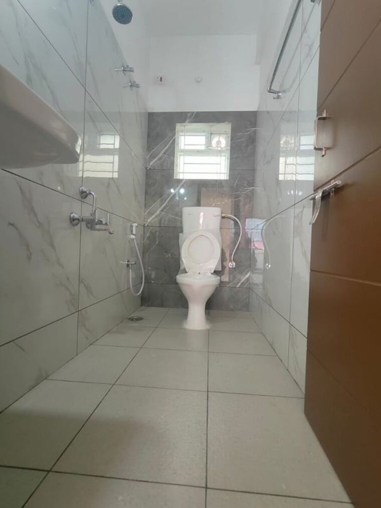 Bathroom, hsr layout 1 Bedroom 600 Sq.Ft. Builder Floor In Hsr Layout Bangalore 10560160
