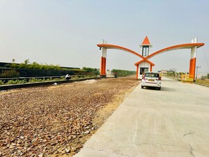 Plot – Garden View at Chhata - for Sale