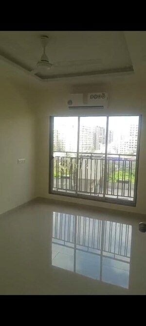 Room in 2 BHK Apartment at Bini Winspace Amelio, Andheri West – for Rent
