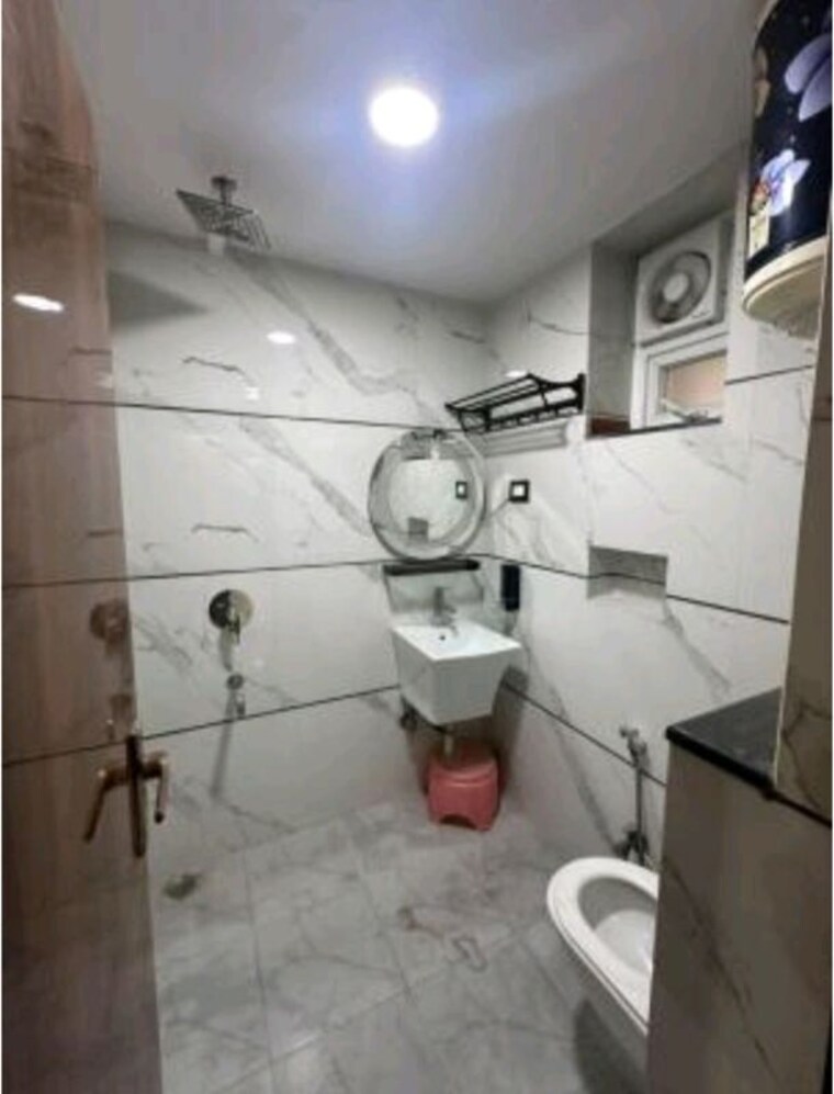 Bathroom, dwarka 3 Bedroom 1750 Sq.Ft. Apartment In Dwarka Delhi 10560182