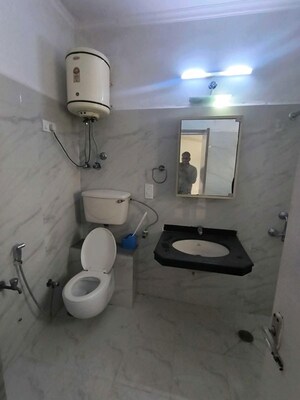 Bathroom in 3 BHK Apartment at Sector 10 Dwarka – for Rent