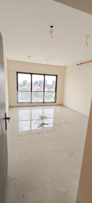 Room in 2 BHK Apartment at IM Applaud 38, Goregaon East – for Rent