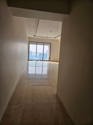 Room in 2 BHK Apartment at Marathon Monte South, Byculla West – for Rent