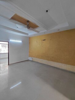 2 BHK + Prayer Room Apartment For Rent in Pir Machalla