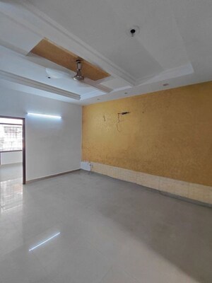 2 BHK Apartment For Rent in Pir Machalla