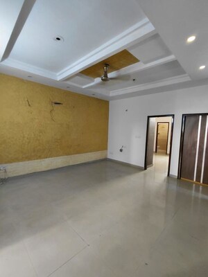 Room in 2 BHK Apartment at Pir Machalla – for Rent