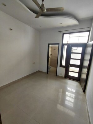 Room in 2 BHK Apartment at Pir Machalla – for Rent