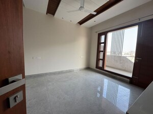 Room in 3 BHK Builder Floor at Sector 7 – for Sale