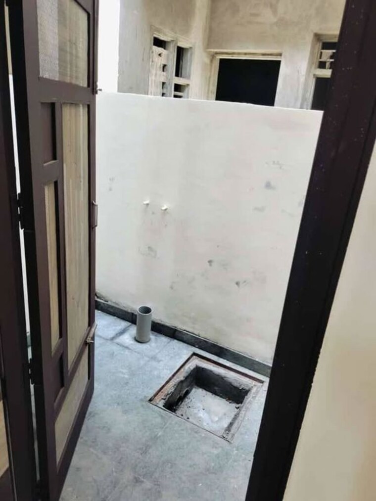 Balcony, kharar mohali road 4 Bedroom 117 Sq.Yd. Villa In Kharar Mohali Road Kharar 10560257