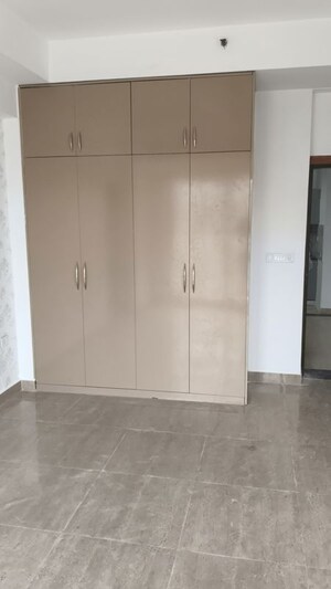 Room in 3 BHK Apartment at Sector 74 – for Rent
