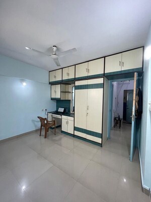 Room in 3 BHK Apartment at Meridian Apartment, Nerul Sector 6 – for Rent