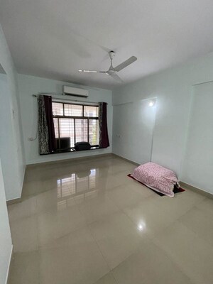 Room in 3 BHK Apartment at Meridian Apartment, Nerul Sector 6 – for Rent