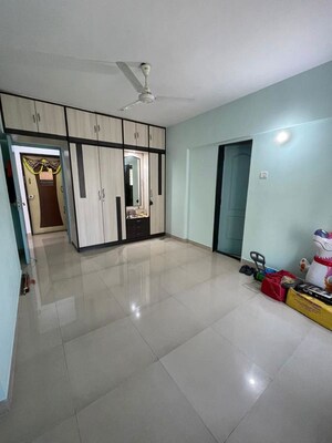 Room in 3 BHK Apartment at Meridian Apartment, Nerul Sector 6 – for Rent