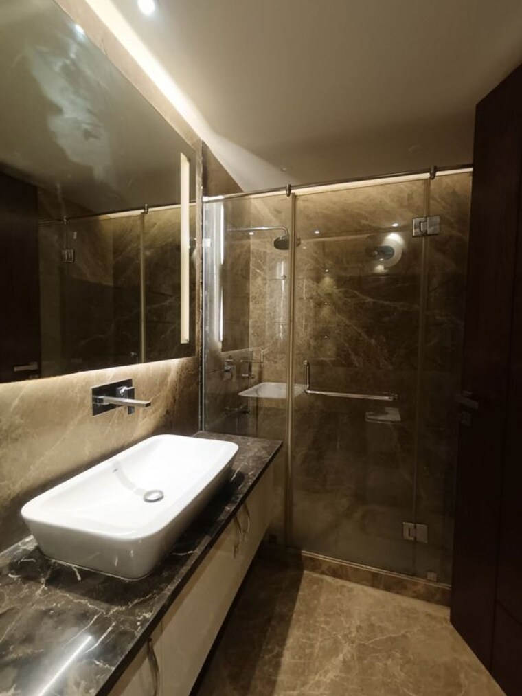 Kitchen, east of kailash 4 Bedroom 400 Sq.Yd. Builder Floor In East Of Kailash Delhi 10560317