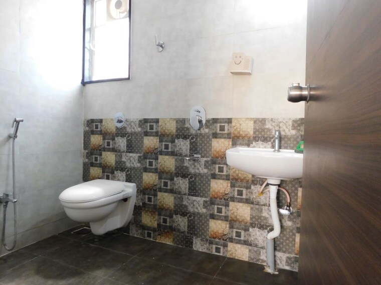 Bathroom, gk-atlanta-phase-2 2 Bedroom 850 Sq.Ft. Apartment In Wakad Pune 10560246