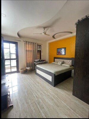 Bedroom in 3 BHK Builder Floor at Sector 46 – for Rent