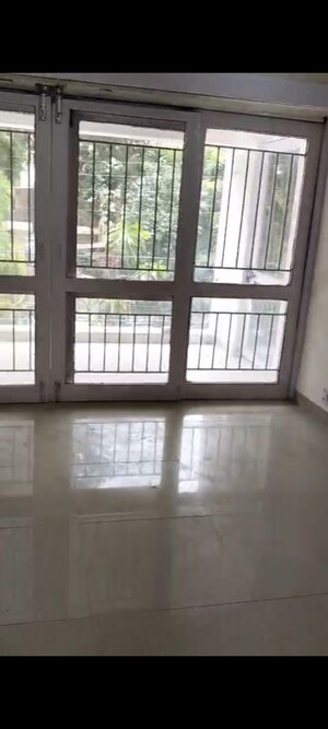 3 BHK Apartment For Sale in Arun Vihar Sector 37, Sector 37