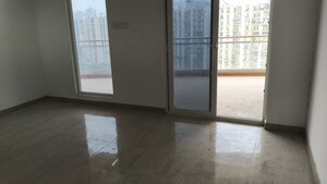 Room in 3.5 BHK Apartment at Supertech ORB, Sector 74 – for Rent